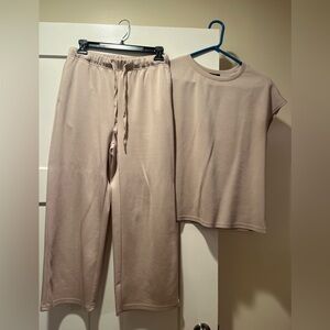 Women’s 2-piece lounge set medium